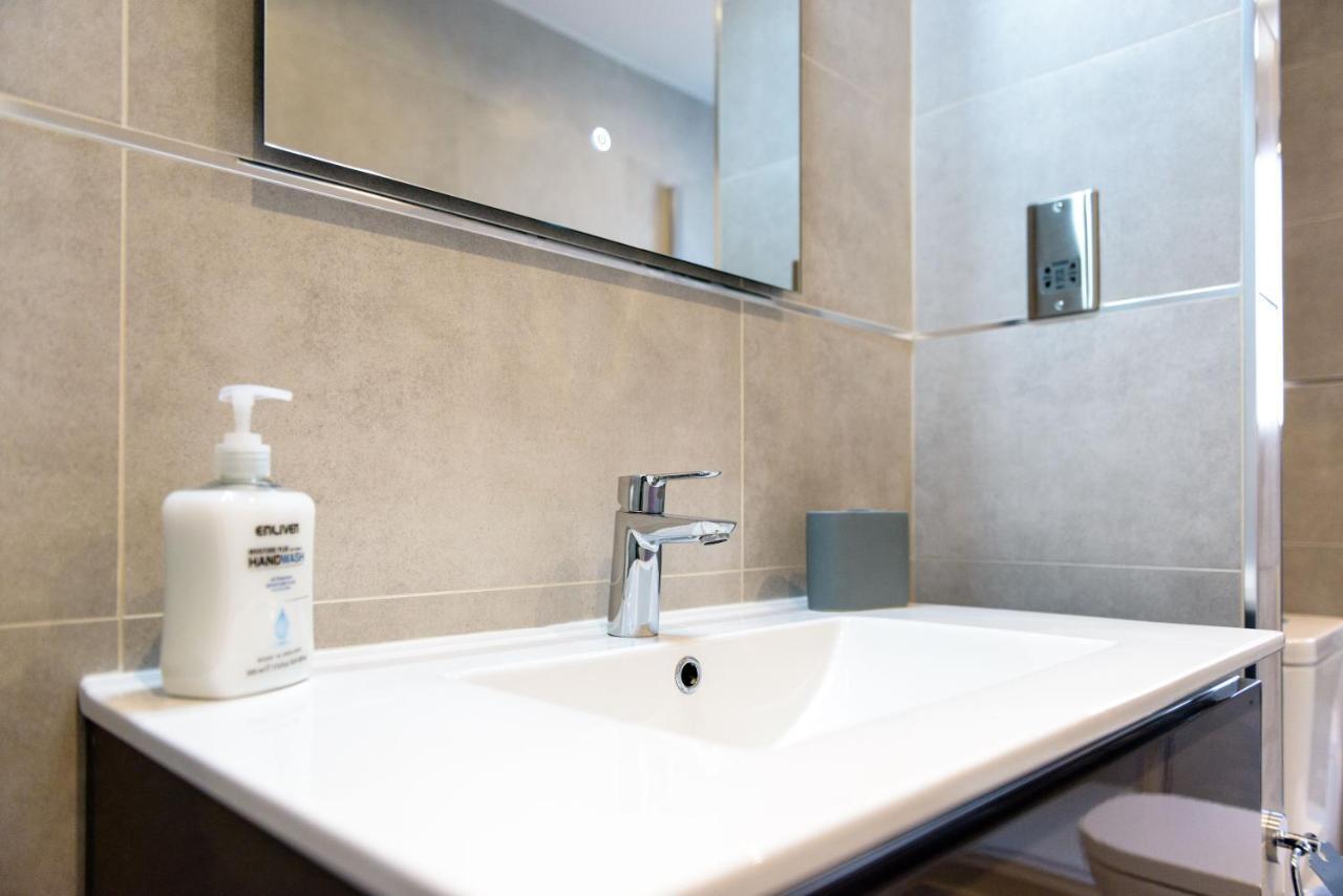 Brand New Luxury 2 Beds Apartment At The Residence-Hosted By Sweetstay Gibilterra Esterno foto